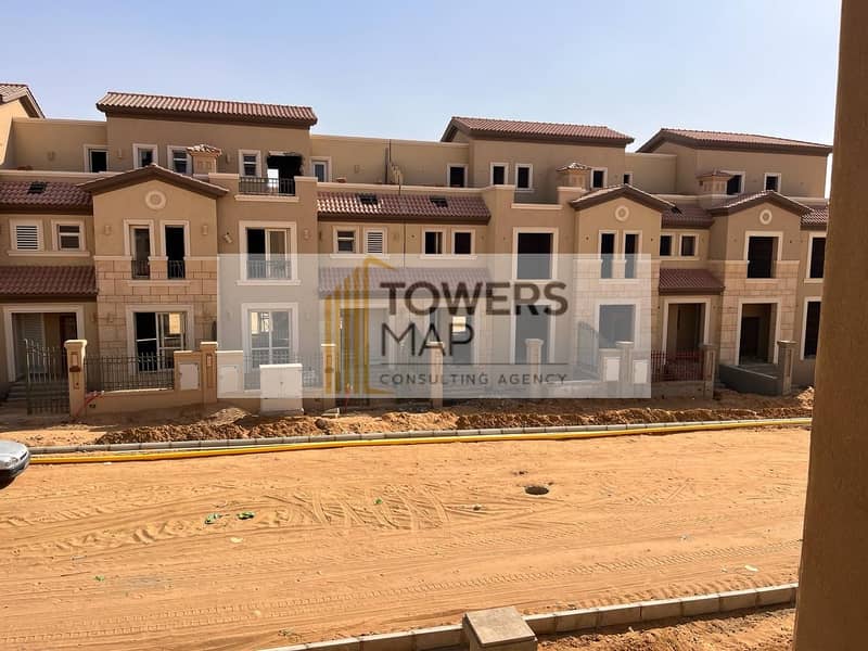 Town House Corner ON GARDEN DOWN Payment 13.5, TOTAL 17 Million READY TO MOVE / كورنر تاون هاوس للبيع فى لافيستا سيتى 6