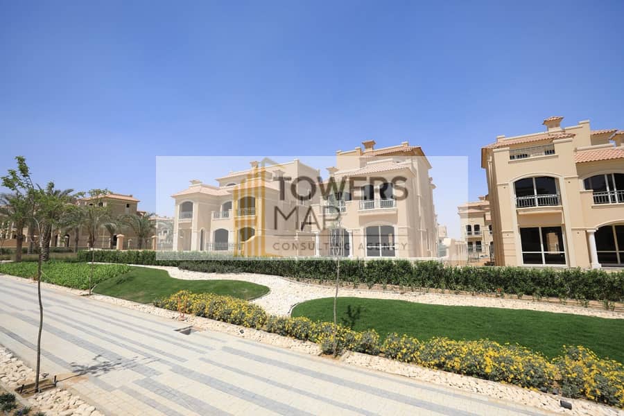 Town House Corner ON GARDEN DOWN Payment 13.5, TOTAL 17 Million READY TO MOVE / كورنر تاون هاوس للبيع فى لافيستا سيتى 9