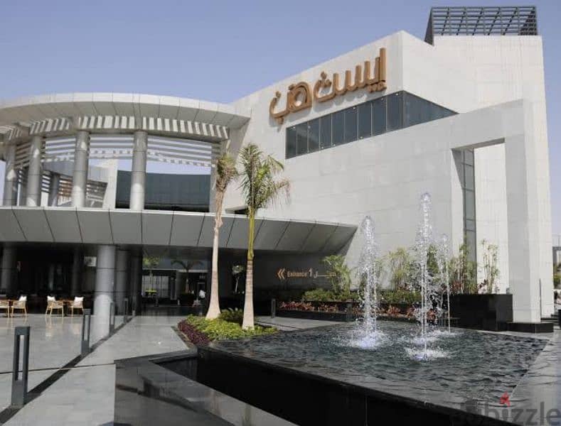 مكتب للبيع في مدينتي Madinatyفي الايست هب مول East hub mall مساحة103م 1