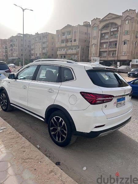 MG RX 5 سياره ام جي للإيجار 1