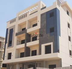 ((The cheapest apartment for immediate delivery)) for sale in the Fifth Settlement, steps away from Al-Ahly Club and the Police Club, the first number 0