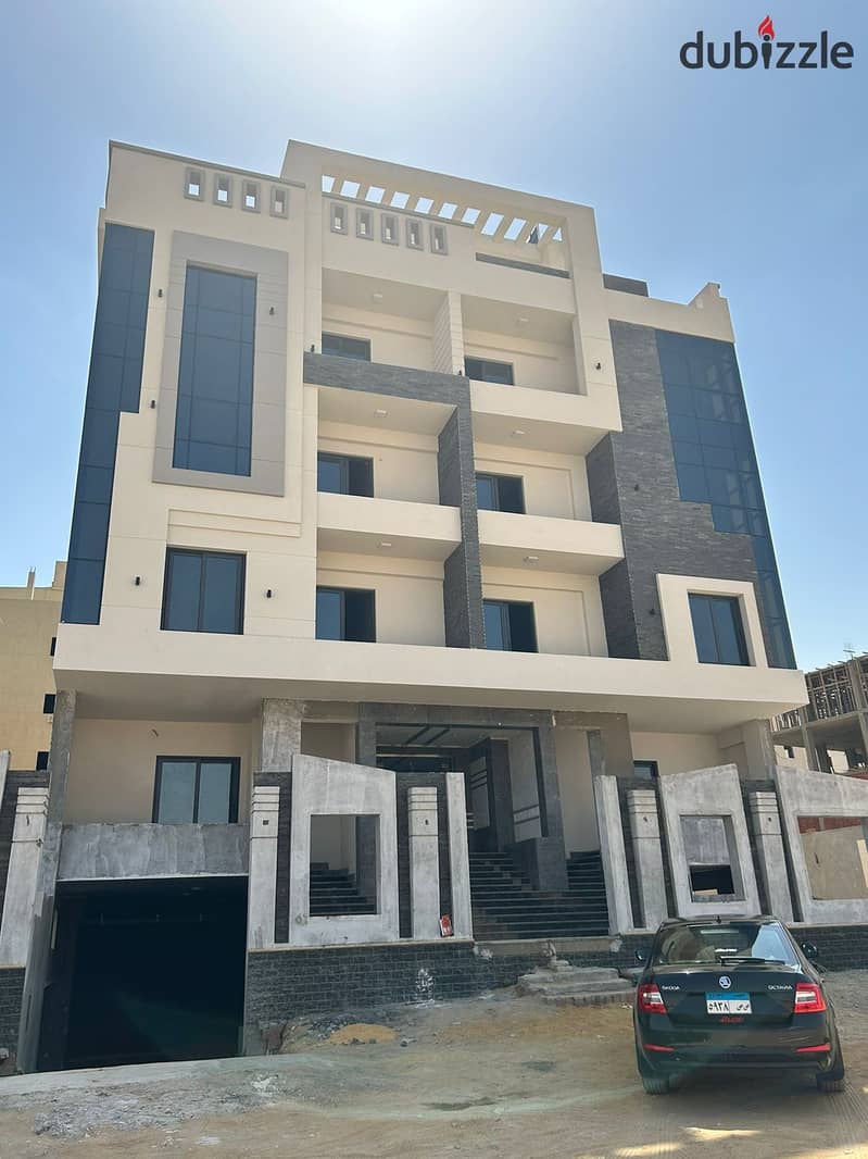 ((The cheapest apartment for immediate delivery)) for sale in the Fifth Settlement, steps away from Al-Ahly Club and the Police Club, the first number 2