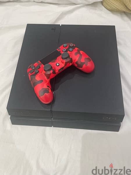 ps4 for sale ecxellent condition/ بلايستيشن ٤ للبيع حالة ممتازة 1