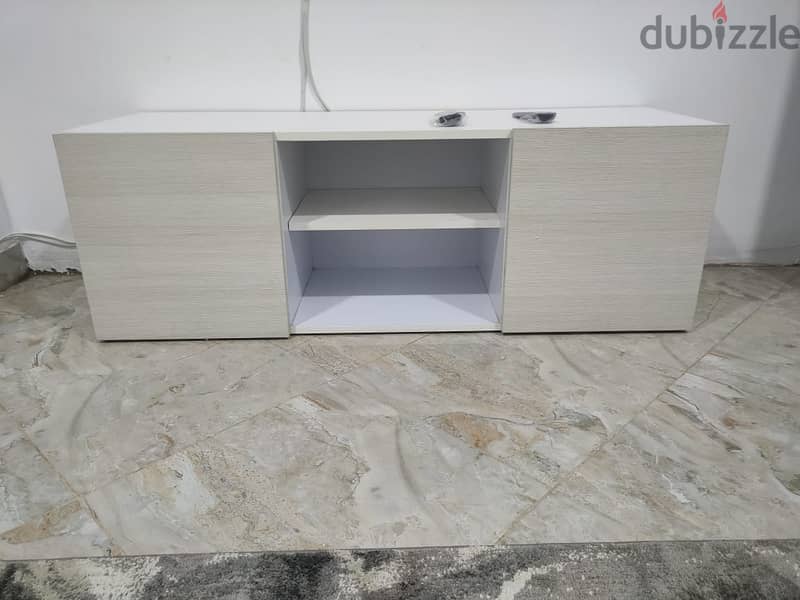 كنبتين و TV unit 1