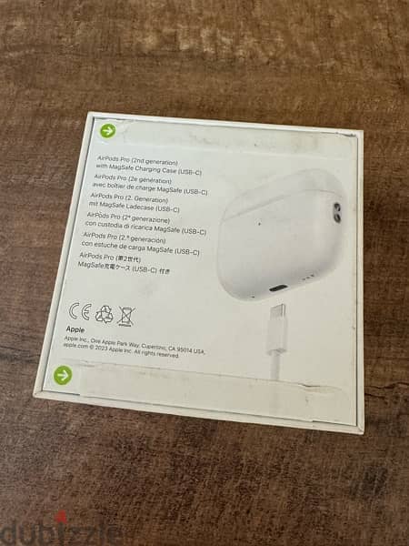 AirPods Pro (2nd generation) with MagSafe Charging Case (USB‑C) 1