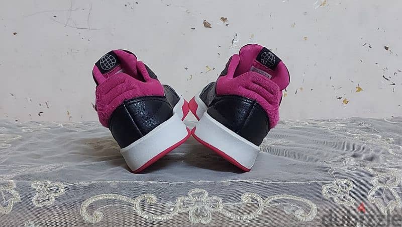 ADIDAS shos original size 33 used very good for girls 4