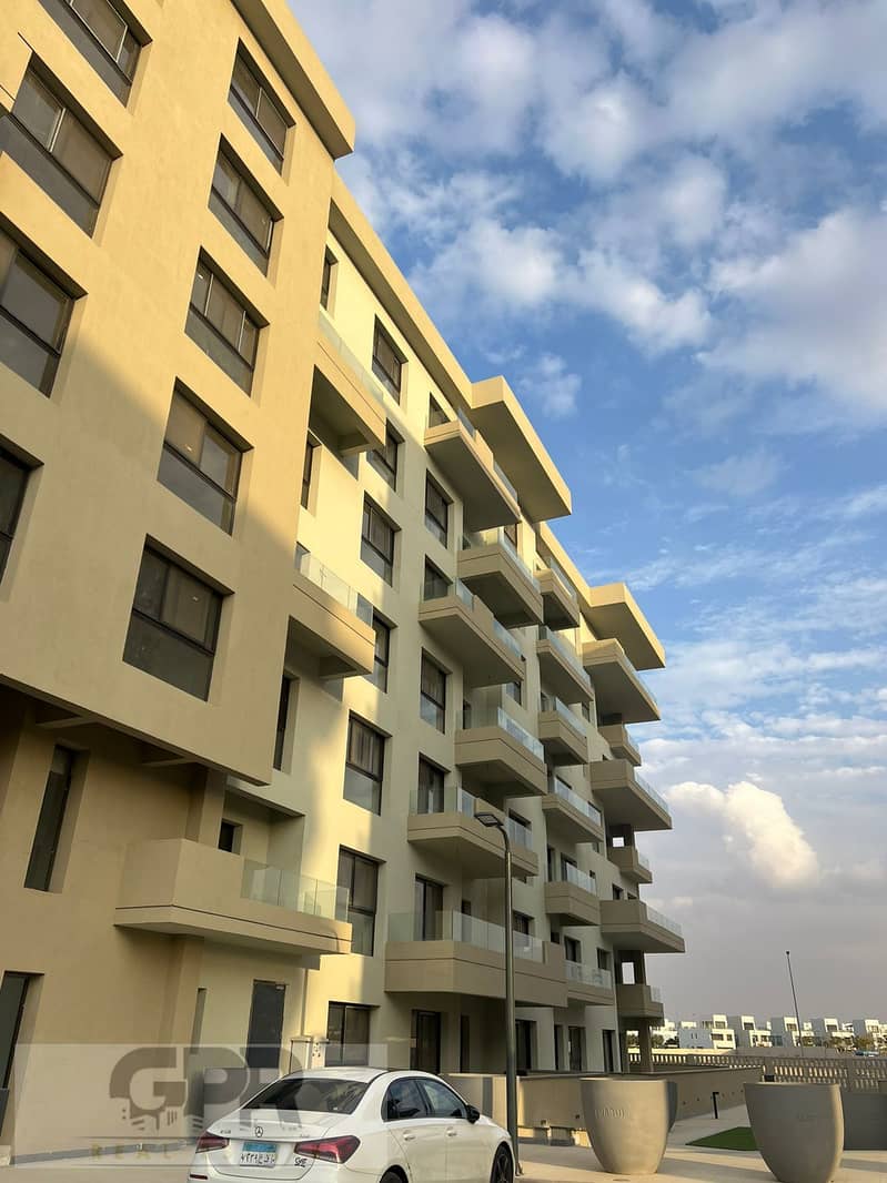 امتلك شقه فورا وتشطيب كامل في كمبوند البروج بجوار المركز الطبي العالمي | wn an apartment with Ready to move and full finishing in Al Burouj 4