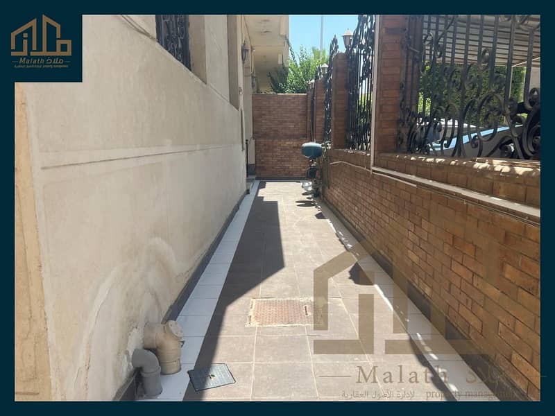 villa for sale at first settlment-فيلا للبيع بالكامل بالتجمع الأول 3