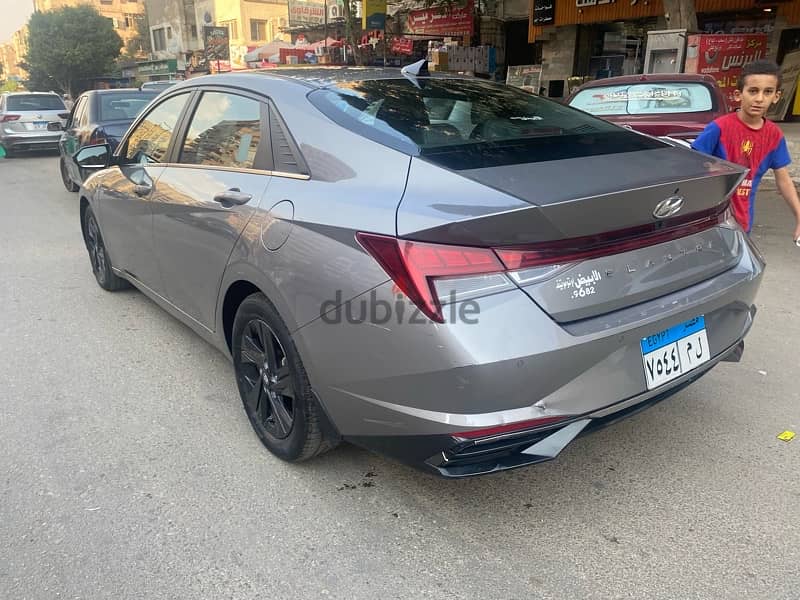 Hyundai Elantra 2021 3