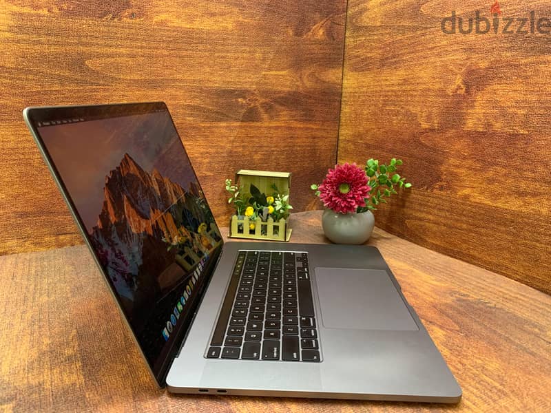 MacBook Pro2019  (16-inch,Core i9, Ram 32GB,SSD 500GB,GPU 4GB) 3