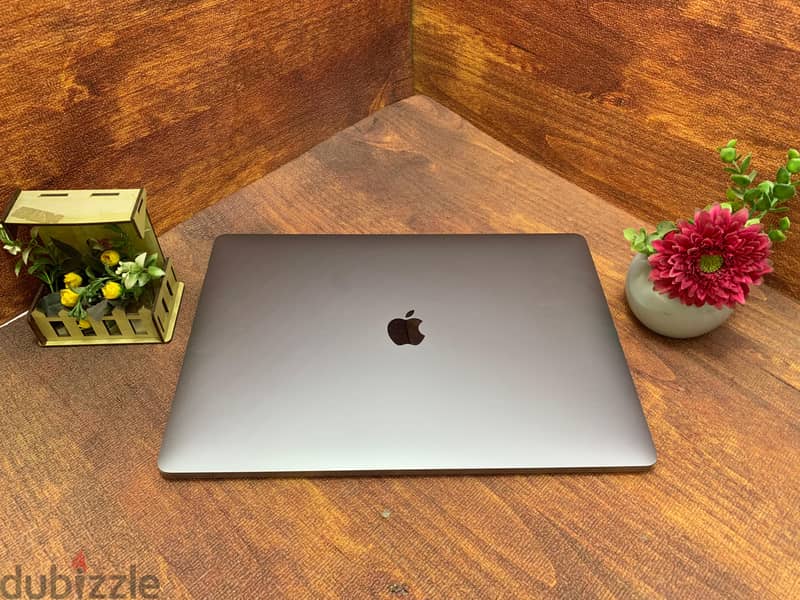 MacBook Pro 2019 (16-inch,Core i9, Ram 32GB,SSD 500GB,GPU 4GB) 5