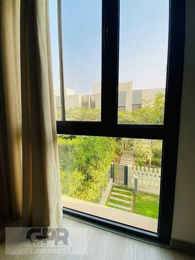 روف دوبلكس(بنتهاوس)متشطب جاهز للسكن في كمبوند فلل بالقرب من الجامعه البريطانية / penthouse duplex 275sqm for sale in al bourouj compound