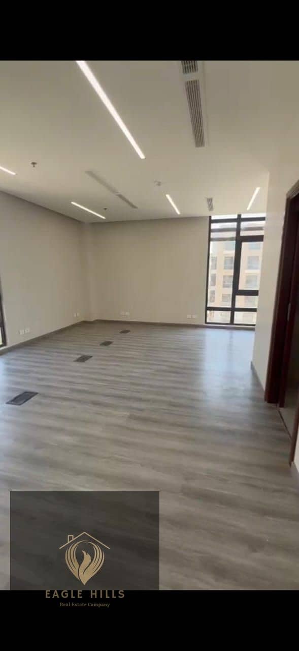 مكتب اداري للايجار في ديستريكت5 متشطب الترا لوكس بالتكيفات office for rent in district5 minhause marakez 1