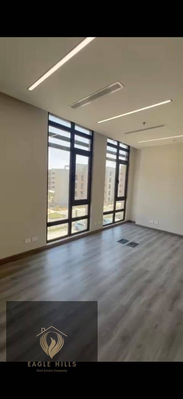 مكتب اداري للايجار في ديستريكت5 متشطب الترا لوكس بالتكيفات office for rent in district5 minhause marakez 5