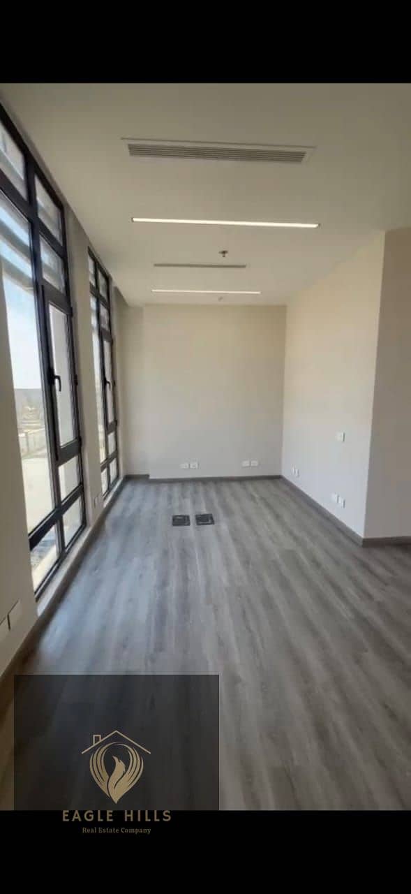 مكتب اداري للايجار في ديستريكت5 متشطب الترا لوكس بالتكيفات office for rent in district5 minhause marakez 7