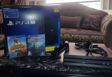 بلايستيشن ٤ برو للبيع في حاله ممتازه. ps4 pro