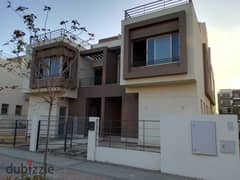 Twin house for sale , a prime view , with an area 385m , ready to move , in Palm hills new Cairo