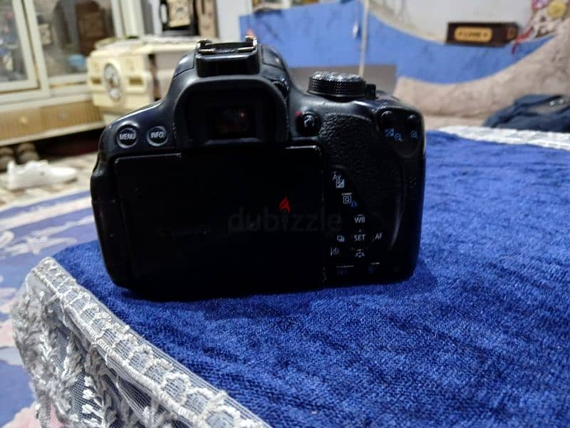 باكدج كانون d700 بلينس 50stm وفلاش 520 4