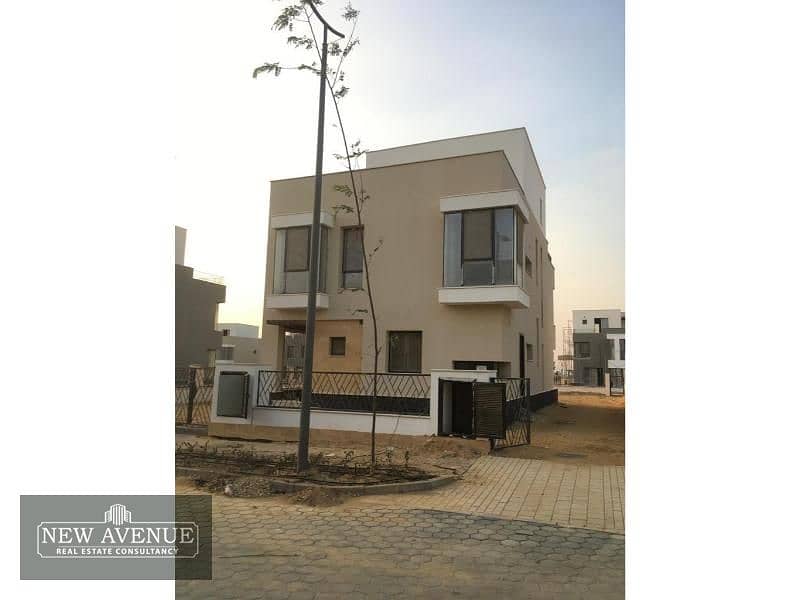 Standard villa 450 meter Ground  First  Roof ,corner,delivred,very prime location . 5