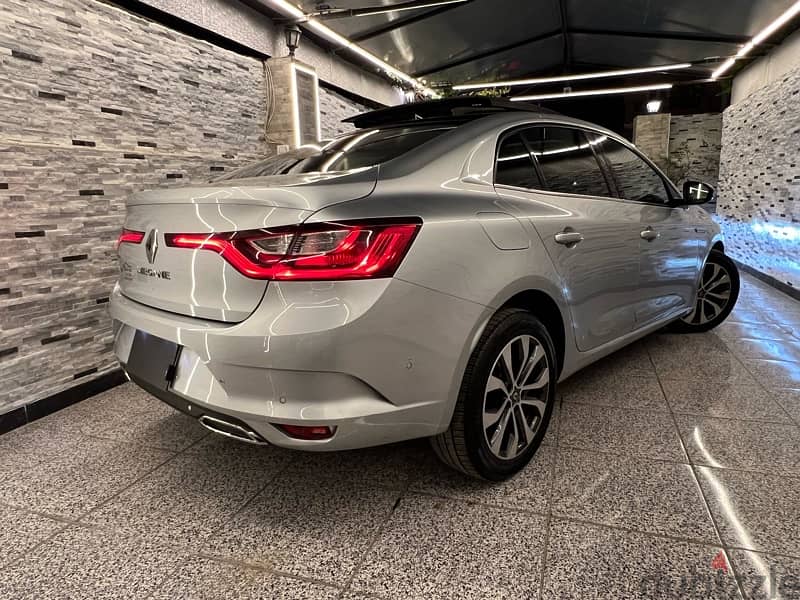 Renault Megane 2022 12