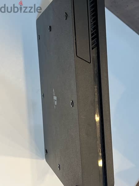 PS4 Slim 500gb with 1 controller 2