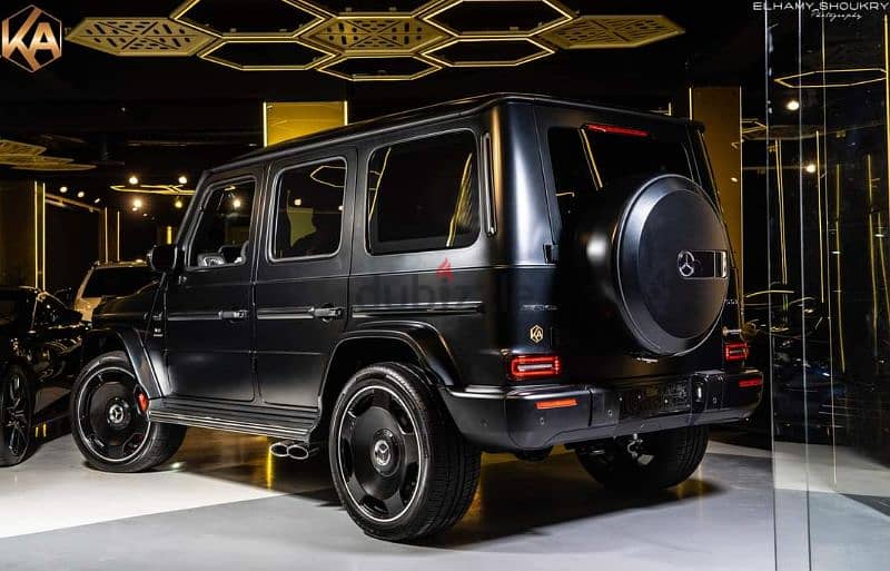 Mercedes- benz G63 1