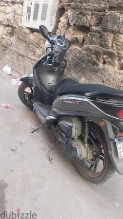 اسكوتر للبيع sym st 200 0