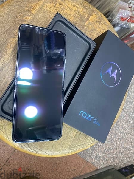 Motorola Razr 40 Ultra 256G Blue جديد 2