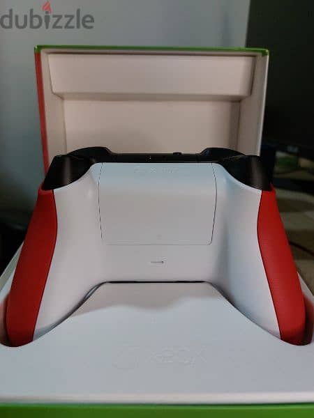 (New) Xbox Series Pulse Red Controller 3