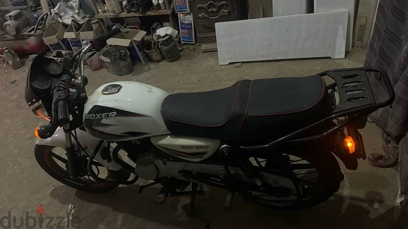 Bajaj Boxer 150 1