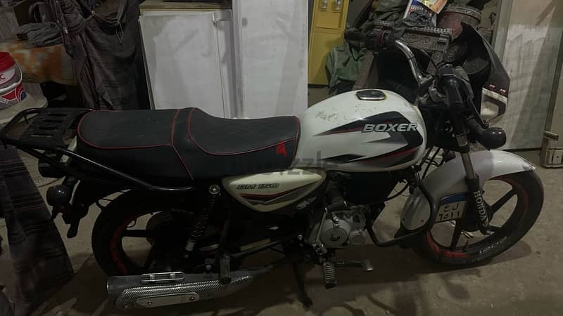 Bajaj Boxer 150 4