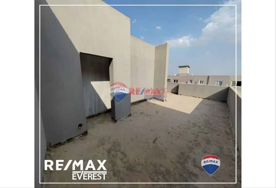 Prime Location Resale Penthouse In Zayed Regency 5