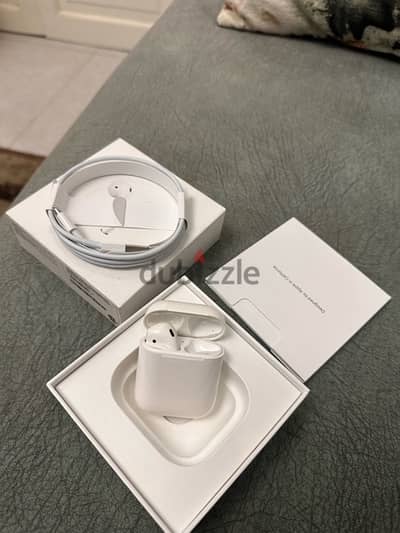 airpods with charging case