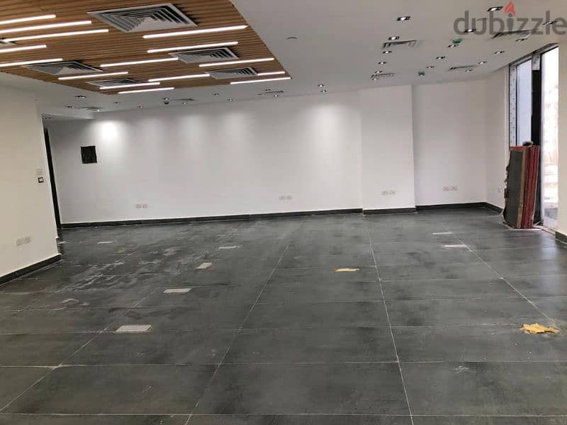 مكتب مميز جدا للإيجار بمساحه 140 سم ب Hyde park التجمع الخامس 9