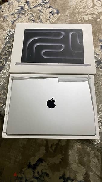 16 inch Mac book pro M3 pro 2023 + AppleCare + 9