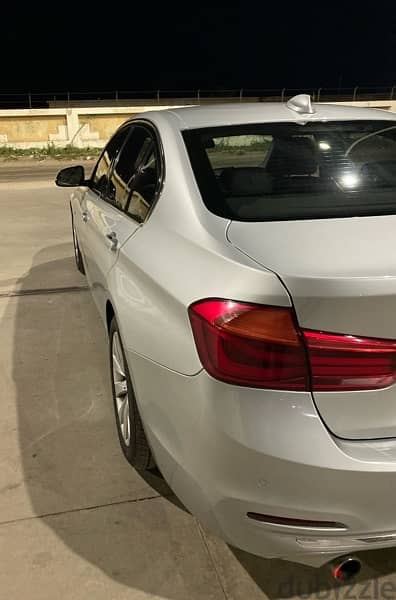 BMW 318i Luxury 5