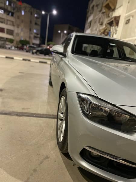 BMW 318i Luxury 8