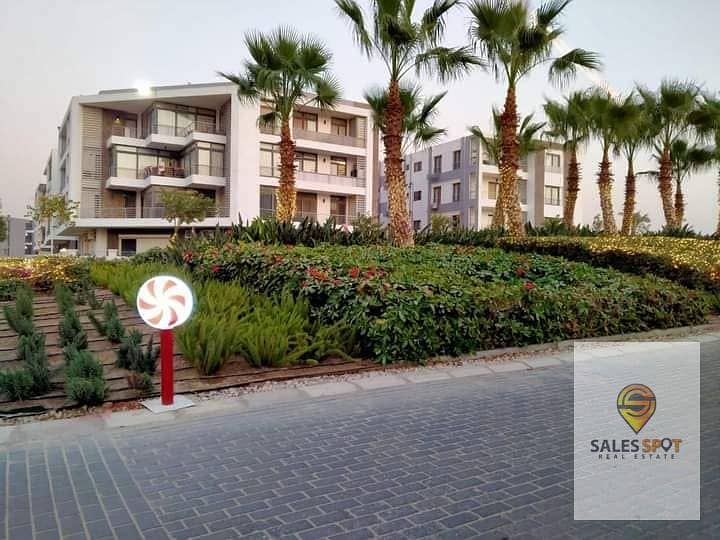 With a 40% cash discount, I own a nautical apartment for sale in a distinctive location directly in front of Cairo Airport in Taj City Compound (ask a 4