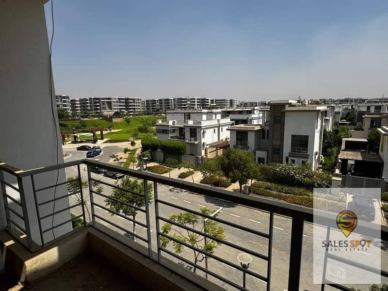 Studio for sale in a very special location in front of Cairo Airport and Kempinski Hotel with a 42% discount on cash and benefit from the discount Taj 3