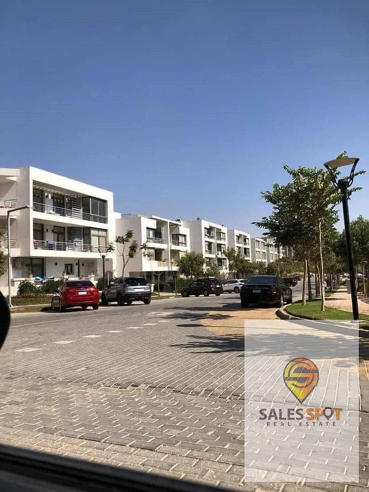 Studio for sale in a very special location in front of Cairo Airport and Kempinski Hotel with a 42% discount on cash and benefit from the discount Taj 6