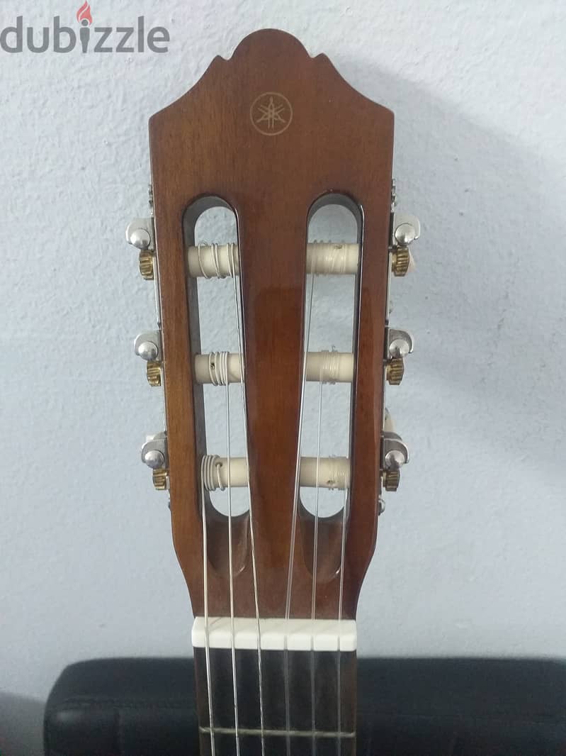 Guitar Yamaha C40 جيتار ياماها 5