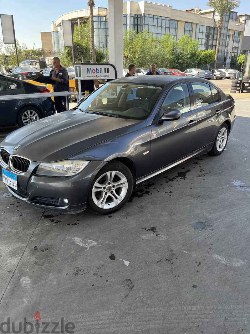 BMW 318 2010 E90 3