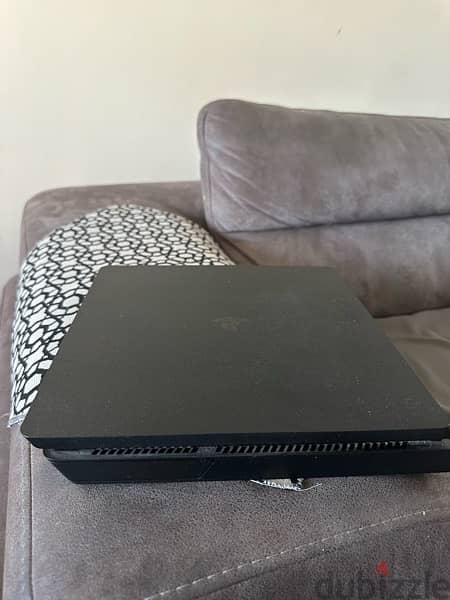 ps4 1 tera for sale with 2 controllers 2