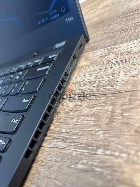 لاب الجرافيك والبرمجة Lenovo T14s كارت 2 جيجا RYZEN 5   . وشحن TYPE C 7