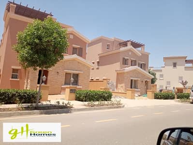 Luxurious Townhouse Fully finished with kitchen and AC's for Sale in Mivida - Emaar, New Cairo