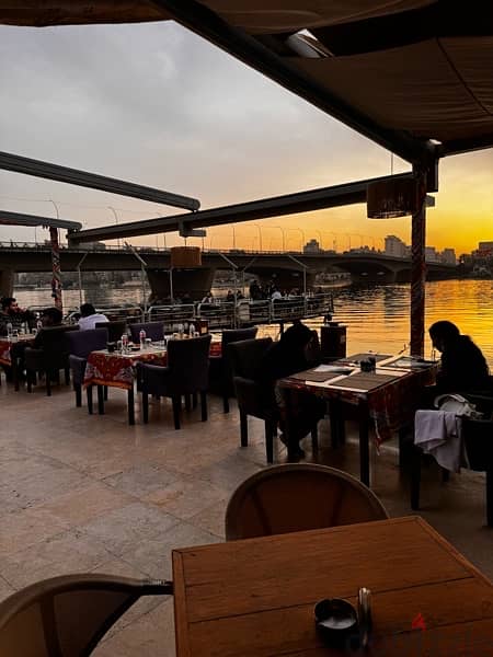 restaurant overlooking the Nile for rent 1