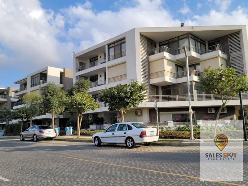 Duplex penthouse for sale in the sea with an open view in Taj City, First Settlement, in front of Cairo Airport and near Nasr City 3