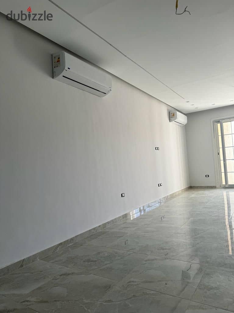 Apartment 140m semi furnished for rent in regents park new cairo 7