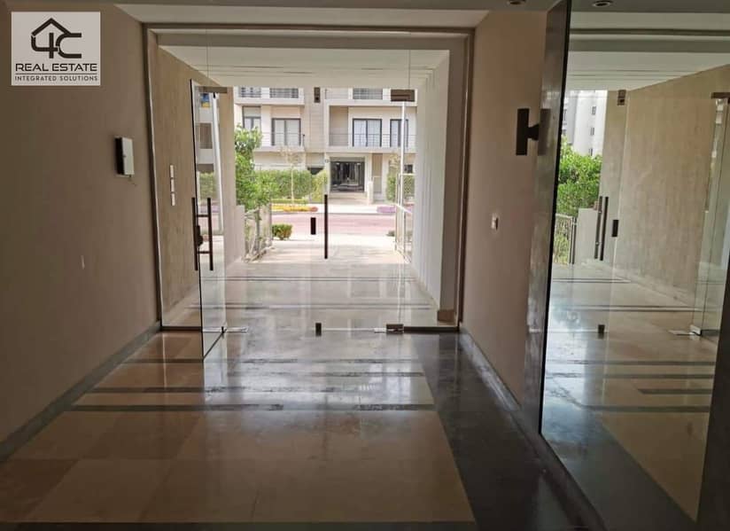 Apartment for sale, fully finished with air conditioners, in Fifth Square Compound, 168 m, in installments 5