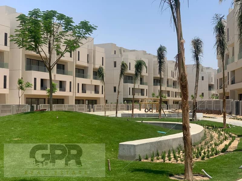 Townhouse For Sale in Al-Burouj in front of the International Medical Center 8